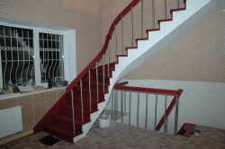 Кленовая забежная лестница из клена