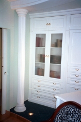 Шкаф в музыкальный салон