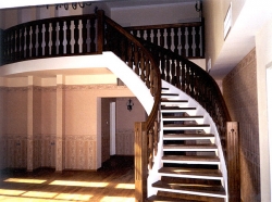 Монолитная легкая лестница