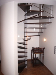 Дубовая интерьерная металлическая лестница для дома
