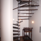 Дубовая интерьерная металлическая лестница для дома